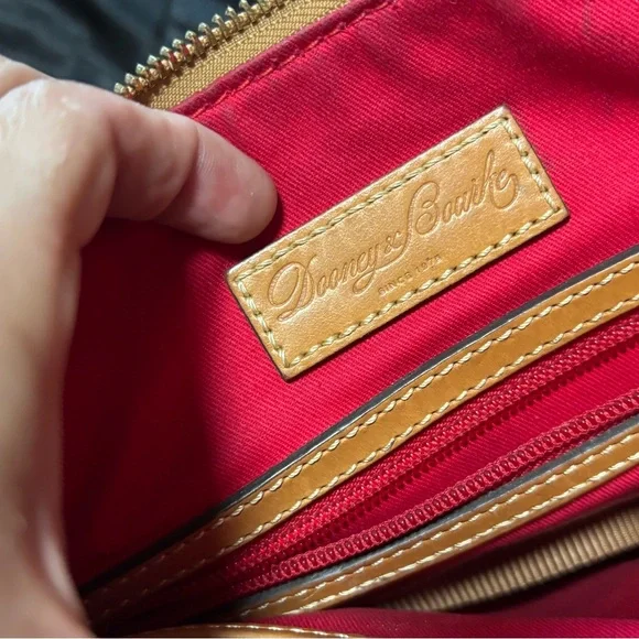 Preloved Dooney & Bourke Tan and Cream Crossbody Bag - Picture 3 of 8